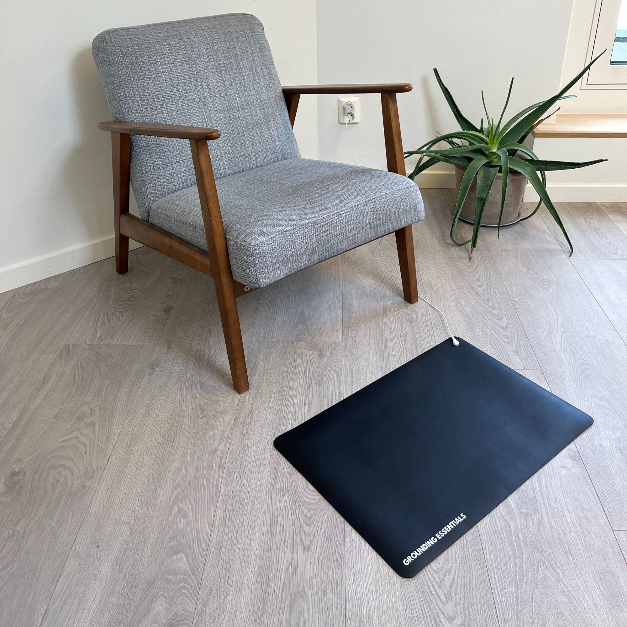 Grounding Mat (Cord & Plug Included)